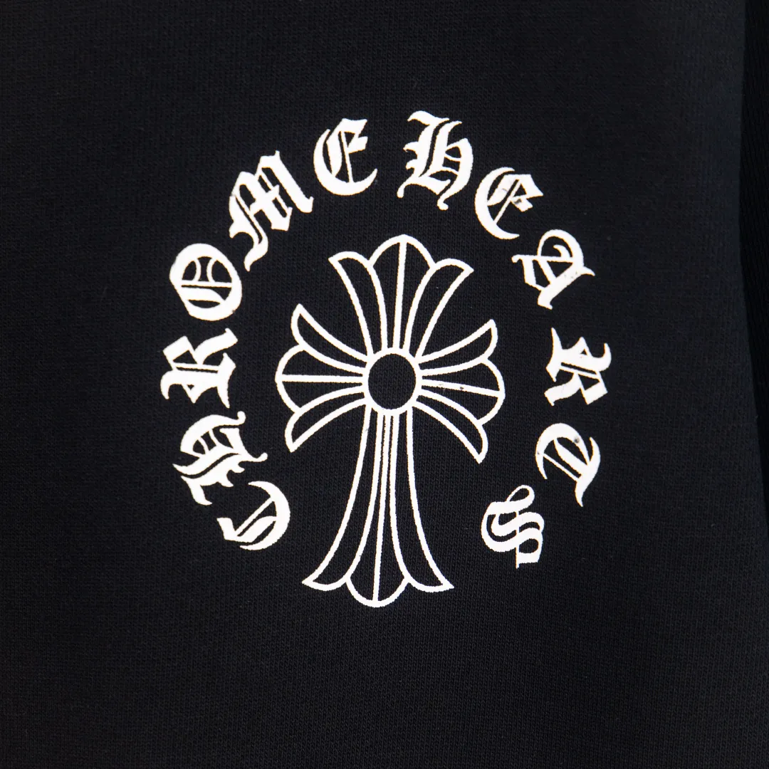 P280 zp version [exclusive supply] Chrome Hearts/Chrome Hearts 2025Fw new autumn and winter 420g pullover round neck long-sleeved sweatshirt CH back hodgepodge horseshoe Sanskrit cross offset letter logo embossing process same style for men and women brand classic pure cotton fabric official synchronization high version high quality fashion personality versatile trend pure original quality original fabric hangtag collar label washed wheat three complete labels Color: black white Size: XS S M L Number: YK10713